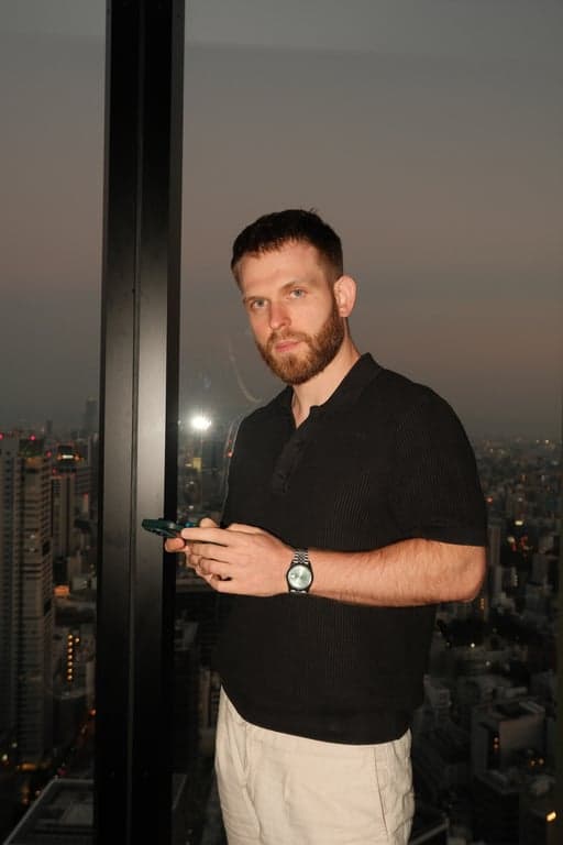 beautiful-lobby profile