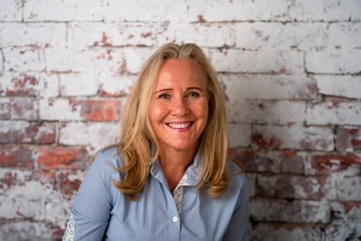 Lisa Laws
