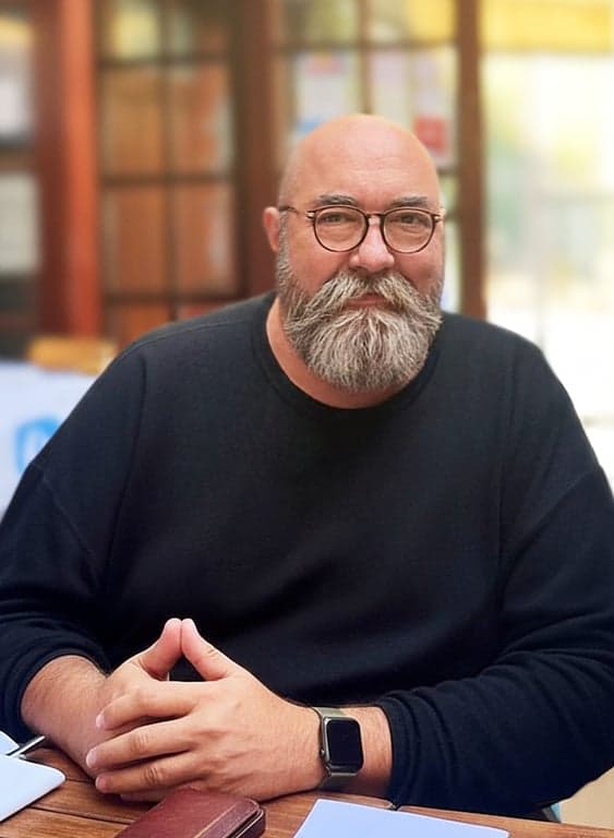 mike-damphousse profile