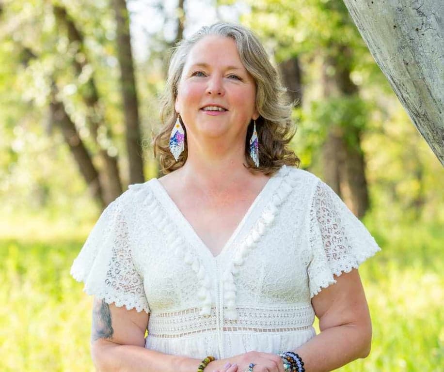 Christine J Gold