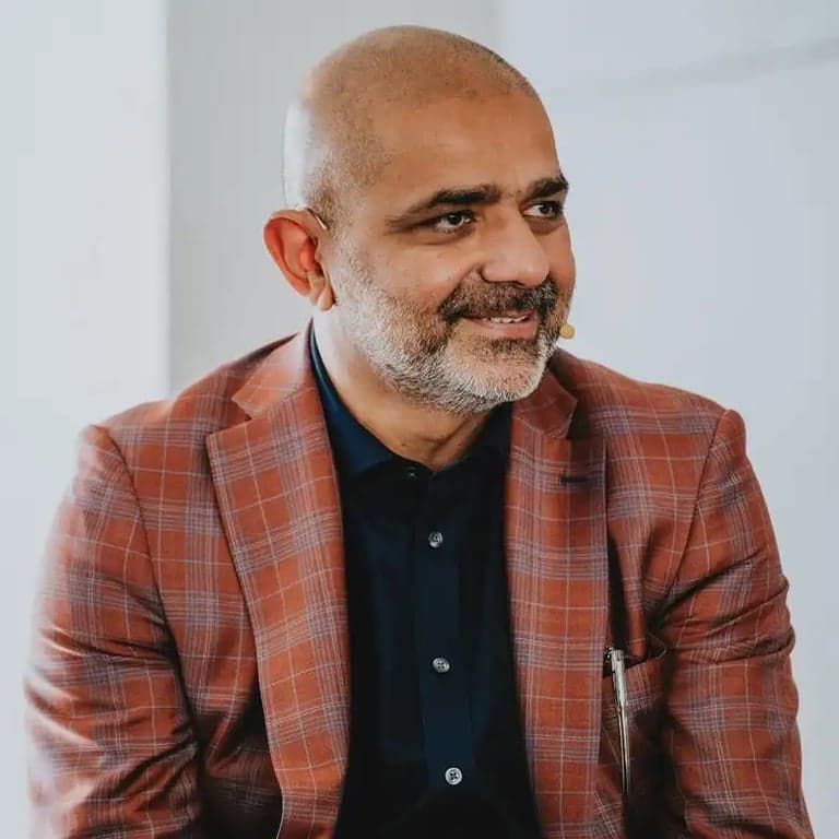 karimlakhani profile