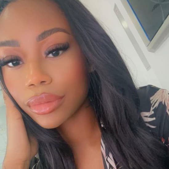 naomi-araromi profile